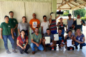 Pescadores da Ilha de São Miguel, no Litoral do Estado, finalizaram neste mês o curso de mecânica de embarcações, ofertado pela empresa pública Portos do Paraná. Os 15 alunos receberam aulas sobre manutenção de motores e um conjunto de ferramentas para executar os consertos.  Foto: Pierpaolo Nota/Portos do Paraná