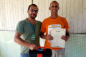 Pescadores da Ilha de São Miguel, no Litoral do Estado, finalizaram neste mês o curso de mecânica de embarcações, ofertado pela empresa pública Portos do Paraná. Os 15 alunos receberam aulas sobre manutenção de motores e um conjunto de ferramentas para executar os consertos.  Foto: Pierpaolo Nota/Portos do Paraná