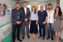 A Companhia Paranaense de Gás (Compagas) apoia, com repasse de recursos, o projeto de melhorias e ampliação da Unidade de Cuidados Prolongados (U.C.P. II) do Pequeno Cotolengo, entidade de Curitiba, que abriga pessoas com deficiência. Nesta segunda-feira (09), a primeira-dama do Paraná, Luciana Saito Massa, e o presidente da Compagas, Rafael Lamastra Jr. visitaram o Pequeno Cotolengo, para acompanhar de perto o projeto, que contribuirá para o sistema de saúde do Estado. Foto:Divulgação