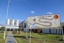 O Grupo Heineken confirmou novos investimentos no Paraná. Em cerimônia com o governador Carlos Massa Ratinho Junior, nesta quarta-feira (11), na unidade da indústria, em Ponta Grossa, a cervejaria anunciou que vai destinar R$ 865 milhões até 2021 para a ampliação da produção da planta, concentrada em rótulos como Heineken e Amstel. Serão 600 novos empregos entre diretos e indiretos.
