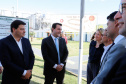 O Grupo Heineken confirmou novos investimentos no Paraná. Em cerimônia com o governador Carlos Massa Ratinho Junior, nesta quarta-feira (11), na unidade da indústria, em Ponta Grossa, a cervejaria anunciou que vai destinar R$ 865 milhões até 2021 para a ampliação da produção da planta, concentrada em rótulos como Heineken e Amstel. Serão 600 novos empregos entre diretos e indiretos.
