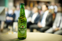 O Grupo Heineken confirmou novos investimentos no Paraná. Em cerimônia com o governador Carlos Massa Ratinho Junior, nesta quarta-feira (11), na unidade da indústria, em Ponta Grossa, a cervejaria anunciou que vai destinar R$ 865 milhões até 2021 para a ampliação da produção da planta, concentrada em rótulos como Heineken e Amstel. Serão 600 novos empregos entre diretos e indiretos.