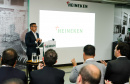 O Grupo Heineken confirmou novos investimentos no Paraná. Em cerimônia com o governador Carlos Massa Ratinho Junior, nesta quarta-feira (11), na unidade da indústria, em Ponta Grossa, a cervejaria anunciou que vai destinar R$ 865 milhões até 2021 para a ampliação da produção da planta, concentrada em rótulos como Heineken e Amstel. Serão 600 novos empregos entre diretos e indiretos.