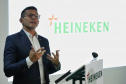 O Grupo Heineken confirmou novos investimentos no Paraná. Em cerimônia com o governador Carlos Massa Ratinho Junior, nesta quarta-feira (11), na sede da indústria, em Ponta Grossa, a cervejaria anunciou que vai destinar R$ 865 milhões até 2021 para a ampliação da produção da planta, concentrada em rótulos como Heineken e Amstel. Serão 600 novos empregos entre diretos e indiretos. O empreendimento tem o apoio do Governo do Estado por meio do Programa Paraná Competitivo.