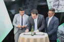 O Grupo Heineken confirmou novos investimentos no Paraná. Em cerimônia com o governador Carlos Massa Ratinho Junior, nesta quarta-feira (11), na sede da indústria, em Ponta Grossa, a cervejaria anunciou que vai destinar R$ 865 milhões até 2021 para a ampliação da produção da planta, concentrada em rótulos como Heineken e Amstel. Serão 600 novos empregos entre diretos e indiretos. O empreendimento tem o apoio do Governo do Estado por meio do Programa Paraná Competitivo.