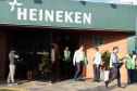 O Grupo Heineken confirmou novos investimentos no Paraná. Em cerimônia com o governador Carlos Massa Ratinho Junior, nesta quarta-feira (11), na sede da indústria, em Ponta Grossa, a cervejaria anunciou que vai destinar R$ 865 milhões até 2021 para a ampliação da produção da planta, concentrada em rótulos como Heineken e Amstel. Serão 600 novos empregos entre diretos e indiretos. O empreendimento tem o apoio do Governo do Estado por meio do Programa Paraná Competitivo.