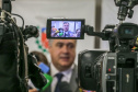 O secretário de Estado da Saúde, Beto Preto, e a secretária municipal de Saúde de Curitiba, Márcia Huçulak, apresentam em entrevista coletiva os números e informações sobre os casos em investigação do coronavírus (Covid-19), nesta quinta-feira (12) na Secretaria de Estado da Saúde.  12/03/2020  -  Foto: Geraldo Bubniak/AEN