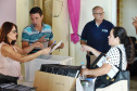 Técnicos da Diretoria de Gestão Territorial do Instituto Água e Terra entregaram nesta quarta-feira (11) mapas e memoriais descritivos a 108 pequenos agricultores da região de Guaraqueçaba que possuem imóveis particulares, mas sem registro. A documentação é essencial para o ajuizamento da ação de usucapião, que levará ao registro do imóvel. Foto: Denis ferreira Netto/SEDEST