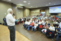O vice-governador Darci Piana assinou nesta sexta-feira (13), em Francisco Beltrão, decreto que regulamenta a lei 17.773/2013 que instituiu o Sistema Unificado Estadual de Sanidade Agroindustrial Familiar, Artesanal e de Pequeno Porte do Paraná (Susaf-PR).