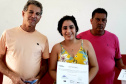 Vinte e sete moradores da Ponta da Pita, em Antonina, receberam nesta semana o certificado do curso de Internet Básica da Portos do Paraná. As aulas fazem parte do Programa de Educação Ambiental, promovido pela empresa pública junto às comunidades da área de abrangência portuária, como medida vinculada às obras de dragagem de manutenção dos portos de Paranaguá e Antonina. Foto: Pierpaolo Nota/Portos do Paraná