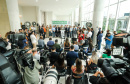 O Governo do Paraná apresentou nesta segunda-feira (16) as principais medidas adotadas para o enfrentamento da epidemia do coronavírus no Estado. Contidas em decreto assinado pelo governador Carlos Massa Ratinho Junior, as medidas reduzem as possibilidades de contato entre as pessoas para conter a propagação do vírus, determinam ações específicas no âmbito da saúde, ampliam a proteção a servidores incluídos em grupos de risco e fortalecem ações nas fronteiras e divisas.