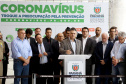 O Governo do Paraná apresentou nesta segunda-feira (16) as principais medidas adotadas para o enfrentamento da epidemia do coronavírus no Estado. Contidas em decreto assinado pelo governador Carlos Massa Ratinho Junior, as medidas reduzem as possibilidades de contato entre as pessoas para conter a propagação do vírus, determinam ações específicas no âmbito da saúde, ampliam a proteção a servidores incluídos em grupos de risco e fortalecem ações nas fronteiras e divisas.