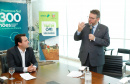 Projetos prioritários para o desenvolvimento do Estado contarão com recursos de R$ 300 milhões do Banco Regional de Desenvolvimento Econômico do Extremo Sul (BRDE). O governador Carlos Massa Ratinho Junior e o diretor de Operações da agência paranaense do BRDE, Wilson Bley Lipski, lançaram nesta terça-feira (17) o Promove Sul, um fundo rotativo permanente para o apoio de projetos em diversas áreas.