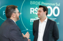 Projetos prioritários para o desenvolvimento do Estado contarão com recursos de R$ 300 milhões do Banco Regional de Desenvolvimento Econômico do Extremo Sul (BRDE). O governador Carlos Massa Ratinho Junior e o diretor de Operações da agência paranaense do BRDE, Wilson Bley Lipski, lançaram nesta terça-feira (17) o Promove Sul, um fundo rotativo permanente para o apoio de projetos em diversas áreas.