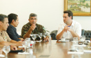 Uma série de iniciativas foram apresentadas ao governador durante reunião com equipes do Estado nesta quarta-feira, no Palácio Iguaçu. As medidas passam por avaliação do aspecto legal e devem ser divulgadas o mais breve possível.
