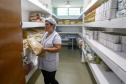 Alimentos da merenda serão distribuídos aos beneficiários do Bolsa Família.Foto Gilson Abreu/AEN