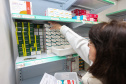  Secretaria de Saúde vai adotar de um novo sistema de entrega de medicamentos pelas farmácias do Estado aos usuários. O objetivo é evitar as filas e a saída de pessoas do isolamento social, além de reforçar os cuidados contra a circulação do novo coronavírus (Covid-19), seguindo as determinações do Ministério da Saúde e da Organização Mundial da Saúde (OMS).Foto: Geraldo Bubniak/AEN
