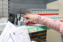  Secretaria de Saúde vai adotar de um novo sistema de entrega de medicamentos pelas farmácias do Estado aos usuários. O objetivo é evitar as filas e a saída de pessoas do isolamento social, além de reforçar os cuidados contra a circulação do novo coronavírus (Covid-19), seguindo as determinações do Ministério da Saúde e da Organização Mundial da Saúde (OMS).Foto: Geraldo Bubniak/AEN