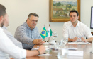 O Governo do Estado está alinhando com as emissoras e meios de comunicação do Paraná a divulgação das notícias sobre o novo coronavírus. O governador Carlos Massa Ratinho Junior recebeu nesta sexta-feira (20) chefes de reportagem e proprietários de veículos para alinhar as informações e destacar a colaboração da imprensa no papel de manter a população bem informada sobre a evolução e as medidas de contenção do Covid-19.