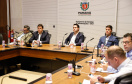 O governador Carlos Massa Ratinho Junior participou nesta segunda-feira (23) de uma videoconferência com o ministro da Infraestrutura, Tarcísio de Freitas, juntamente com os demais governadores dos estados que formam o Consórcio de Integração Sul e Sudeste (Cosud).