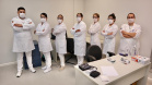 Equipes médicas foram contratadas e atuam 24 horas para fazer aferição de temperatura, orientação e triagem dos profissionais que descarregam cargas e atuam na atividade portuária. Há postos médicos e de enfermagem, 32 chuveiros, 60 pias e lava-pés com hipoclorito de sódio, entre outras iniciativas.Foto: Claudio Neves. Foto: Claudio Neves
Foto: Divulgação/APPA