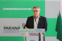 O Governador Carlos Massa Ratinho Junior em pronunciamento nesta sexta-feira (27/03),  para anunciar medidas econômicas que o Governo do Estado adota para estimular a atividade produtiva e reduzir os impactos causados pela pandemia do novo coronavírus na economia. Na foto, Vitor Roberto Tioqueta é diretor-superintendente do Sebrae/PR.  Curitiba, 27/03/2020 - Foto: Geraldo Bubniak/AEN