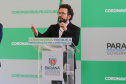 O Governador Carlos Massa Ratinho Junior em pronunciamento nesta sexta-feira (27/03),  para anunciar medidas econômicas que o Governo do Estado adota para estimular a atividade produtiva e reduzir os impactos causados pela pandemia do novo coronavírus na economia. Na foto, o diretor-presidente da Fomento Paraná, Heraldo Neves.  Curitiba, 27/03/2020 - Foto: Geraldo Bubniak/AEN