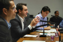 O governador Carlos Massa Ratinho Junior realizou reuniões por videoconferência neste sábado (28) e domingo (29) com 20 prefeitos das maiores cidades paranaenses. O objetivo foi reforçar a necessidade de aplicação das medidas que foram adotadas no Estado para a prevenção ao novo coronavírus, além de trocar experiências e alinhar as ações conjuntas de enfrentamento à Covid-19 no Paraná.