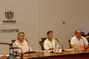  O secretário estadual de Saúde, Beto Preto, e o chefe da Casa Civil, Guto Silva, participaram nesta terça-feira (31), no Palácio Iguaçu, de uma videoconferência com secretários municipais de Saúde de 30 municípios das 22 regionais do Estado. Na pauta estiveram orientações gerais da administração estadual no combate ao novo coronavírus.Foto Gilson Abreu/AEN