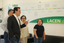 O Governador Carlos Massa Ratinho Junior em visita nesta quarta-feira (01/04), ao Laboratório Central do Estado - LACEN  acompanhado do secretario de Estado da Saúde, Beto Preto.  Curitiba, 01/04/2020 - Foto: Geraldo Bubniak/AEN