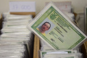 No Paraná, as condições especiais de saúde, como Transtorno do Espectro Autista (TEA), serão incluídas no novo layout da carteira de identidade.  A iniciativa é da Secretaria da Segurança Pública, por meio da Polícia Civil, e Secretaria da Justiça, Família e Trabalho e foi divulgada nesta quinta-feira, 2 de abril, em homenagem ao Dia Mundial de Conscientização do Autismo.   Foto: SEJUF