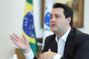 O governador Carlos Massa Ratinho Junior se reuniu nesta sexta-feira (03), no Palácio Iguaçu, com um grupo de infectologistas de alguns dos principais hospitais de referência de Curitiba. O encontro serviu para analisar o momento atual de enfrentamento ao coronavírus no Paraná e alinhar estratégias para as próximas semanas.