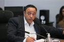 O Governador Carlos Massa Ratinho Junior em videoconferencia nesta terça-feira (07/04),  em reunião com Deputados Estaduais no Palácio Iguaçu. Na foto, deputado estadual Hussein Bakri, líder do governo do Paraná na Assembleia Legislativa.  Curitiba, 07/04/2020 - Foto: Geraldo Bubniak/AEN