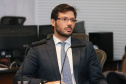 O Governador Carlos Massa Ratinho Junior em videoconferencia nesta terça-feira (07/04),  em reunião com Deputados Estaduais no Palácio Iguaçu. Na foto, Deputado Tiago Amaral, vice-líder do Governo.  Curitiba, 07/04/2020 - Foto: Geraldo Bubniak/AEN