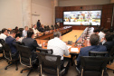 O governador Carlos Massa Ratinho Junior participou nesta quarta-feira (8) de uma videoconferência com presidentes de entidades sindicais estaduais e nacionais. O encontro serviu para estreitar o diálogo com as lideranças dos trabalhadores e teve como objetivo primordial a defesa dos empregos diante dos reflexos econômicos gerados pela pandemia do novo coronavírus. Foto: Ari Dias/AEN