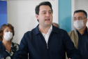 O governador Carlos Massa Ratinho Junior vistoriou nesta terça-feira (14) as obras do novo Hospital Regional de Guarapuava, na Região Central do Estado. Uma ala do complexo médico teve a construção antecipada para que possa ser direcionada exclusivamente para o tratamento do coronavírus. A previsão é que fique pronta em até 45 dias