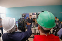 O governador Carlos Massa Ratinho Junior vistoriou nesta terça-feira (14) as obras do novo Hospital Regional de Guarapuava, na Região Central do Estado. Uma ala do complexo médico teve a construção antecipada para que possa ser direcionada exclusivamente para o tratamento do coronavírus. A previsão é que fique pronta em até 45 dias. 