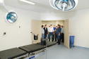 O Hospital Regional de Telêmaco Borba, nos Campos Gerais, vai entrar em funcionamento após uma espera de mais de dez anos. Para isso, o governador Carlos Massa Ratinho Junior assinou nesta terça-feira (14) um convênio com a Klabin e a prefeitura do município, permitindo que o complexo médico possa operar em até 45 dias.