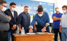 O Hospital Regional de Telêmaco Borba, nos Campos Gerais, vai entrar em funcionamento após uma espera de mais de dez anos. Para isso, o governador Carlos Massa Ratinho Junior assinou nesta terça-feira (14) um convênio com a Klabin e a prefeitura do município, permitindo que o complexo médico possa operar em até 45 dias.