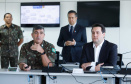 O governador Carlos Massa Ratinho Junior esteve nesta quinta-feira (16) na 5ª Divisão do Exército Brasileiro, em Curitiba. Ele foi recebido pelo comandante da 5ª Divisão, general Carlos José Russo Assumpção Penteado, e pelo comandante da 5ª Região Militar, general Claudio Senko Penkal. A unidade é responsável por Paraná e Santa Catarina.