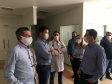 O chefe da Casa Civil do Governo do Estado, Guto Silva, e o diretor-geral da Secretaria estadual da Saúde, Nestor Werner Junior, no início desta semana hospitais do Sudoeste que terão expansão de leitos para o atendimento de pacientes com Covid-19. Foto: Casa Civil
