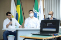 O Hospital Universitário do Oeste do Paraná, em Cascavel, ganha reforço para o atendimento de pacientes com a Covid-19 na região. Passa de 10 para 30 o número de leitos de Unidade de Terapia Intensiva (UTI). Os leitos de enfermaria serão ampliados de 20 para 32. A medida foi confirmada pelo governador Carlos Massa Ratinho Junior, que esteve no HU do Oeste nesta sexta-feira (24) para acompanhar as ações de estruturação para enfrentamento ao novo coronavírus.