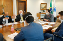 Ampliar os investimentos públicos com a execução de obras que geram empregos nos municípios e tornar a administração estadual ainda mais eficiente. Essas foram as principais orientações do governador Carlos Massa Ratinho Junior para retomar o fôlego da economia do Paraná após a pandemia da Covid-19. O assunto foi tratado nesta quinta-feira (7) em reunião com a equipe responsável pelo planejamento das ações de recuperação do Paraná.