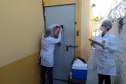 Além da suspensão de visitas, a desinfecção de ambientes compartilhados (como corredores, refeitórios, pátios e canteiros de trabalho dos detentos) está ocorrendo com maior periodicidade. A limpeza é feita diariamente com aspersão de água sanitária. Além disso, a vacinação contra a Influenza está em fase final na instituição.
Foto: DEPEN