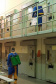 Além da suspensão de visitas, a desinfecção de ambientes compartilhados (como corredores, refeitórios, pátios e canteiros de trabalho dos detentos) está ocorrendo com maior periodicidade. A limpeza é feita diariamente com aspersão de água sanitária. Além disso, a vacinação contra a Influenza está em fase final na instituição.
Foto: DEPEN