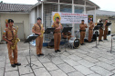 Banda de Música da PM faz homenagem para enfermeiros do Hospital da PM no Dia Internacional da Enfermagem. Foto:PMPR
