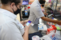 Utilizacao do Cartao Comida Boa  nesta terça-feira (12), em  Supermercado na cidade de Sarandi. O programa visa atender pessoas em vulnerabilidade social durante a Pandencia de Covid19.   12/05/2020 -  Foto: Geraldo Bubniak/AEN