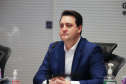 O governador Carlos Massa Ratinho Junior se reuniu nesta segunda-feira (18) por videoconferência com representantes do setor madeireiro do Paraná. Os empresários apresentaram as iniciativas adotadas desde o começo da pandemia para manutenção das atividades e dos empregos, seguindo as orientações do Governo do Estado, e uma pauta para retomada gradual dos investimentos.   Curitiba, 18/05/2020 - Foto: Geraldo Bubniak/AEN