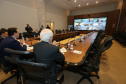 O governador Carlos Massa Ratinho Junior se reuniu nesta segunda-feira (18) por videoconferência com representantes do setor madeireiro do Paraná. Os empresários apresentaram as iniciativas adotadas desde o começo da pandemia para manutenção das atividades e dos empregos, seguindo as orientações do Governo do Estado, e uma pauta para retomada gradual dos investimentos.   Curitiba, 18/05/2020 - Foto: Geraldo Bubniak/AEN
