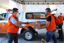 Entrega de cesta básica no drive-thru montado em Curitiba (Palácio Iguaçu). O projeto CESTA SOLIDÁRIA PARANÁ tem como objetivo principal mobilizar os funcionários do Estado do Paraná a participarem voluntariamente de uma ação de doação de cestas básicas. Curitiba - 18/05/2020 - Foto: Geraldo Bubniak/AEN